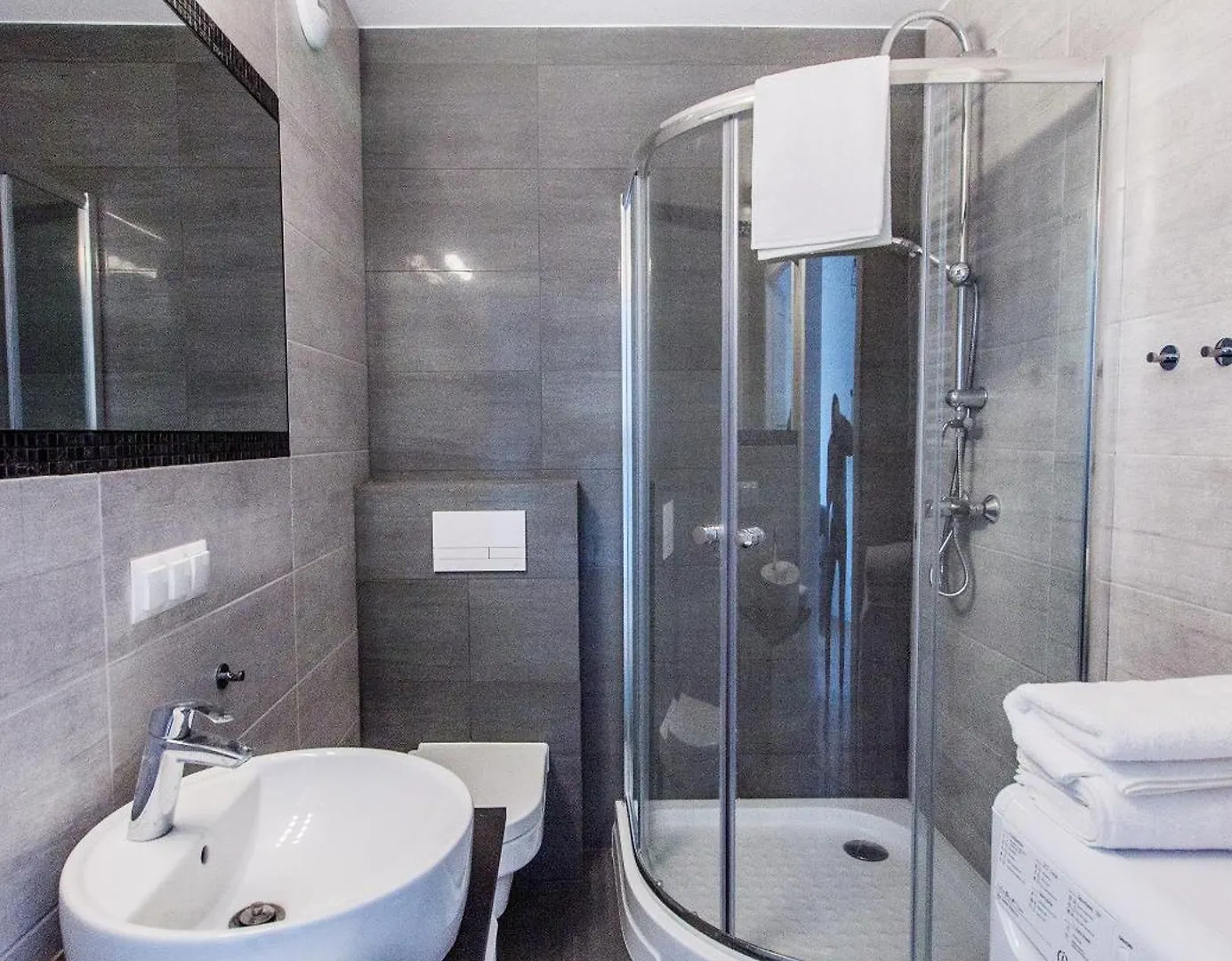 Grey 2 Apartment Wroclaw
